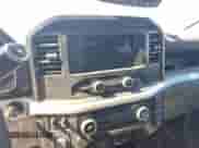 2022 Ford F-150 XL z VIN 1FTFX1E56NKE10474, wystawiony jako IAAI lot #43610339 z przebiegiem 42 801 mil mil oraz . Historia ofert i sprzedaży dostępna na DreamBid. Obrazek 19.