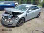 2013 Volvo S60 T6 R-Design Platinum с VIN YV1902FH6D2196210, выставлен на аукционе IAAI как лот 42623606 с пробегом 335 031 миль миль и . История ставок и продаж доступна на DreamBid. Изображение 2.