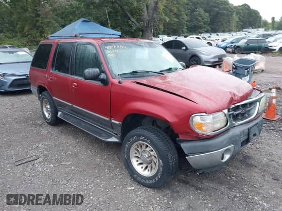 2000 Ford Explorer XLT with VIN 1FMZU73E4YUB38071, listed as a IAAI auction lot 43274420 with 188,153 mi miles and . Bid and sale history available at DreamBid. Image 1.