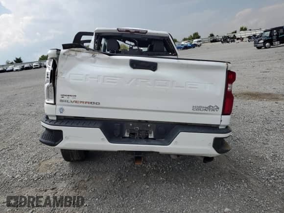 2020 Chevrolet Silverado 2500HD High Country z VIN 1GC4YREY2LF113561, wystawiony jako Copart lot #68134545 z przebiegiem Nie podano mil oraz Szkoda całkowita • Salvage title. Historia ofert i sprzedaży dostępna na DreamBid. Obrazek 6.