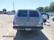 1990 Chevrolet Suburban с VIN 1GNER16K8LF181223, выставлен на аукционе IAAI как лот 42815868 с пробегом 90 093 миль миль и . История ставок и продаж доступна на DreamBid. Изображение 16.