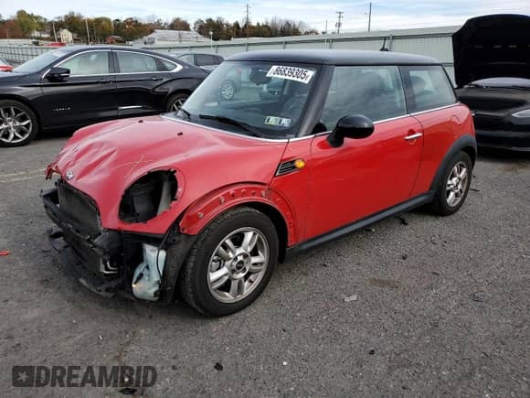 2013 MINI Hardtop с VIN WMWSU3C56DT679389, выставлен на аукционе Copart как лот 86839305 с пробегом 96 442 миль миль и Списание • Salvage title. История ставок и продаж доступна на DreamBid. Изображение 1.