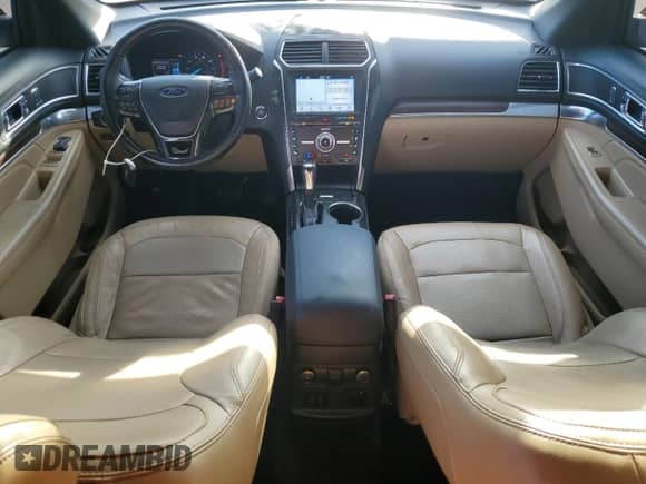 2017 Ford Explorer Limited z VIN 1FM5K7F88HGB81952, wystawiony jako Copart lot #83954605 z przebiegiem 110 880 mil mil oraz Szkoda całkowita • Salvage title. Historia ofert i sprzedaży dostępna na DreamBid. Obrazek 8.