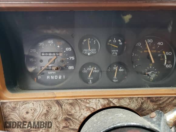 1981 Chevrolet El Camino с VIN 1GCCW80J5BR448204, выставлен на аукционе Copart как лот 53005085 с пробегом 61 889 миль миль и Чистый • Clean title. История ставок и продаж доступна на DreamBid. Изображение 9.