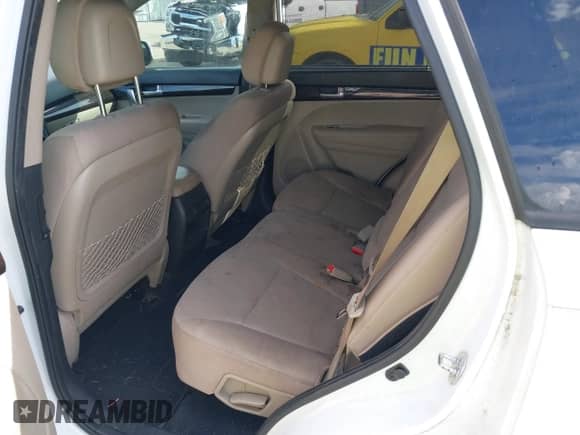 2014 Kia Sorento LX с VIN 5XYKT3A63EG496093, выставлен на аукционе IAAI как лот 43296057 с пробегом 171 645 миль миль и . История ставок и продаж доступна на DreamBid. Изображение 8.