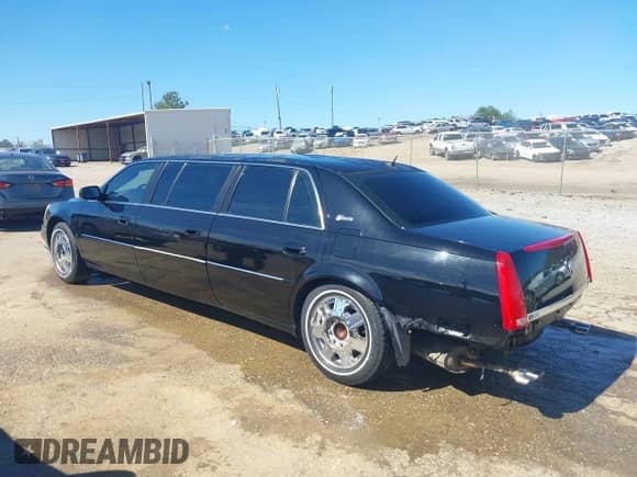 2006 Cadillac DTS Professional with VIN 1GEEH96Y56U550027, listed as a IAAI auction lot 41663248 with 58,471 mi miles and . Bid and sale history available at DreamBid. Image 3.