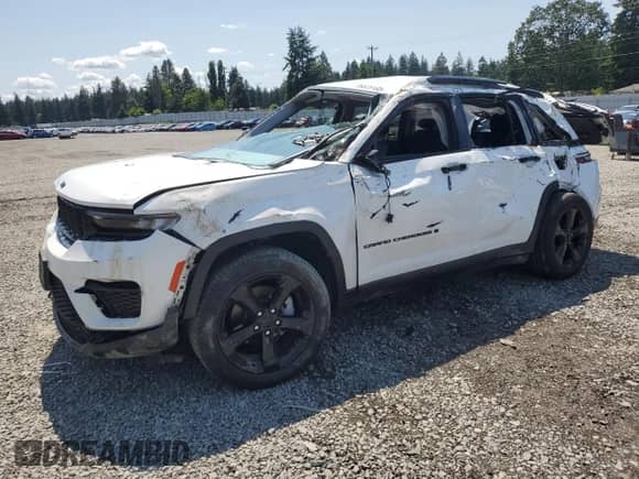 2023 Jeep Grand Cherokee Limited с VIN 1C4RJHBG2PC574959, выставлен на аукционе Copart как лот 59325165 с пробегом 42 388 миль миль и Списание • Salvage title. История ставок и продаж доступна на DreamBid. Изображение 1.