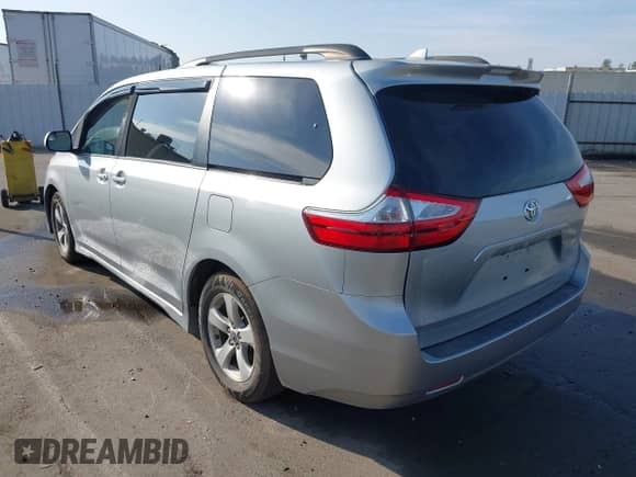 2019 Toyota Sienna LE Auto Access Seat with VIN 5TDKZ3DCXKS998565, listed as a IAAI auction lot 43301086 with 82,702 mi miles and . Bid and sale history available at DreamBid. Image 3.