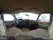 1998 Chevrolet S-10 LS с VIN 1GCCS19X4W8101503, выставлен на аукционе IAAI как лот 42313260 с пробегом 181 364 миль миль и . История ставок и продаж доступна на DreamBid. Изображение 18.