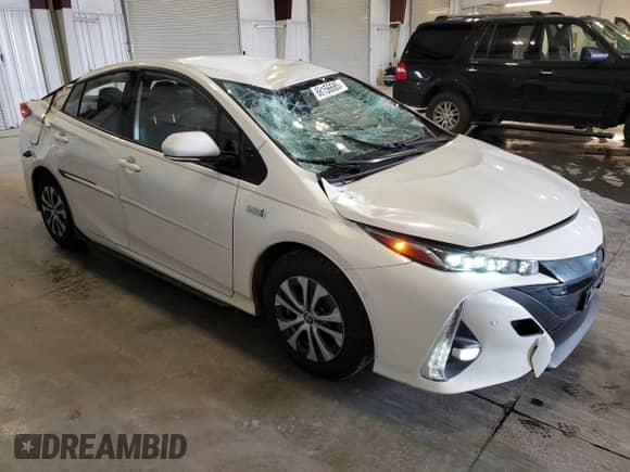 2020 Toyota Prius LE with VIN JTDKARFP2L3159619, listed as a Copart auction lot 68156685 with 107,295 mi miles and Salvage title. Bid and sale history available at DreamBid. Image 4.