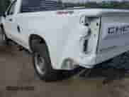 2021 Chevrolet Silverado 1500 Work Truck z VIN 3GCNYAEK8MG331165, wystawiony jako IAAI lot #43320274 z przebiegiem 49 825 mil mil oraz . Historia ofert i sprzedaży dostępna na DreamBid. Obrazek 6.