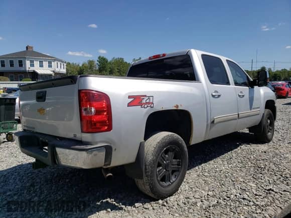 2012 Chevrolet Silverado 1500 LT z VIN 3GCPKSE71CG209094, wystawiony jako Copart lot #69566895 z przebiegiem 172 281 mil mil oraz Czysty tytuł • Clean title. Historia ofert i sprzedaży dostępna na DreamBid. Obrazek 3.