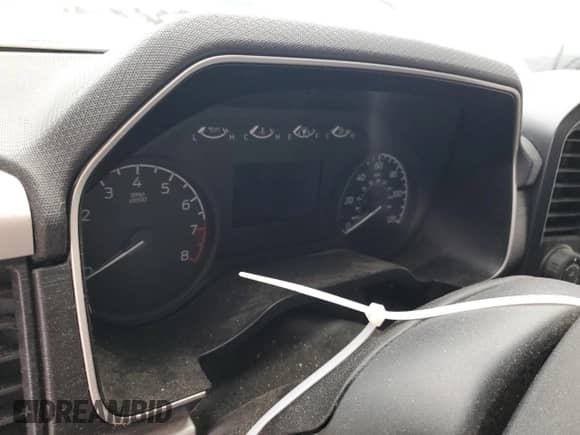 2021 Ford F-150 XL z VIN 1FTMF1E53MKE16788, wystawiony jako Copart lot #57011155 z przebiegiem Nie podano mil oraz Szkoda całkowita • Salvage title. Historia ofert i sprzedaży dostępna na DreamBid. Obrazek 9.