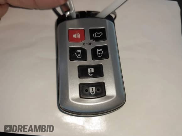 2017 Toyota Sienna XLE Auto Access Seat z VIN 5TDYZ3DC3HS850387, wystawiony jako IAAI lot #42945810 z przebiegiem 56 833 mil mil oraz . Historia ofert i sprzedaży dostępna na DreamBid. Obrazek 11.