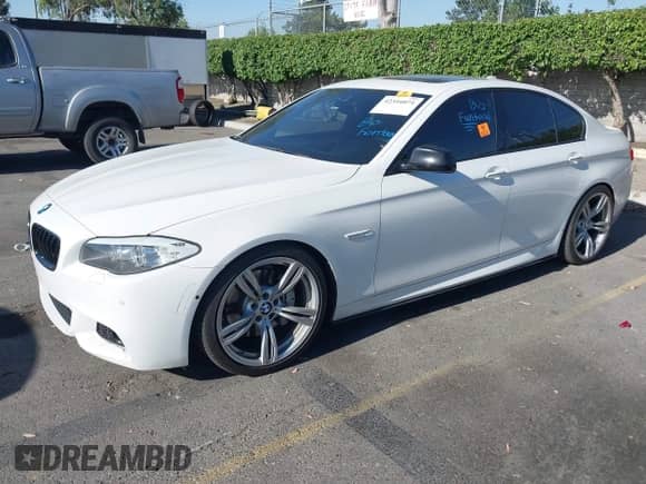 2013 BMW 5 Series 535i с VIN WBAFR7C5XDC828624, выставлен на аукционе IAAI как лот 42316071 с пробегом Не указан миль и . История ставок и продаж доступна на DreamBid. Изображение 2.