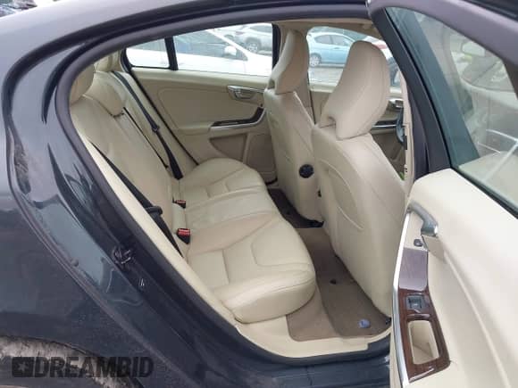 2013 Volvo S60 T5 with VIN YV1612FH1D2209302, listed as a IAAI auction lot 43445685 with 144,751 mi miles and . Bid and sale history available at DreamBid. Image 8.