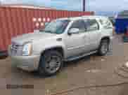 2007 Cadillac Escalade с VIN 1GYFK63877R272764, выставлен на аукционе IAAI как лот 43277037 с пробегом 212 509 миль миль и . История ставок и продаж доступна на DreamBid. Изображение 2.