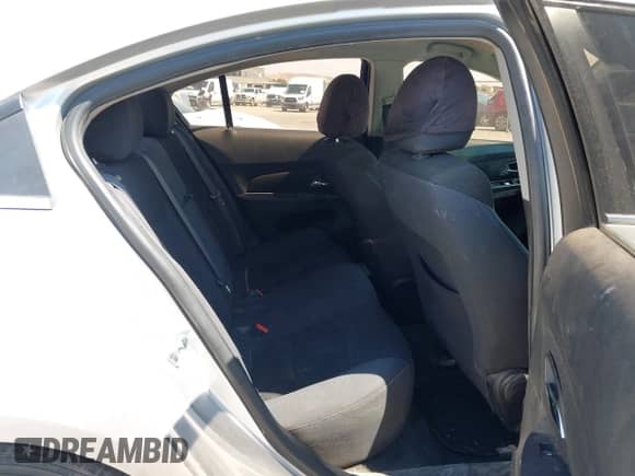 2016 Chevrolet Cruze LT z VIN 1G1PE5SB0G7207087, wystawiony jako IAAI lot #43071889 z przebiegiem 82 495 mil mil oraz . Historia ofert i sprzedaży dostępna na DreamBid. Obrazek 8.