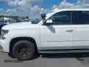 2018 Chevrolet Tahoe Commercial z VIN 1GNLCDEC1JR155210, wystawiony jako IAAI lot #42845068 z przebiegiem 159 456 mil mil oraz . Historia ofert i sprzedaży dostępna na DreamBid. Obrazek 21.