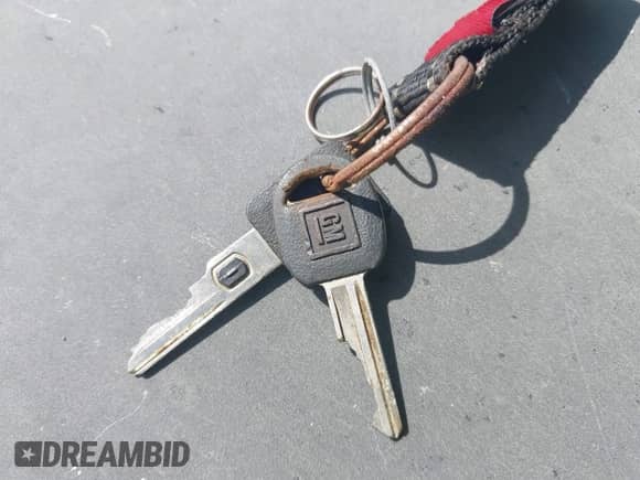 1992 Chevrolet Camaro RS z VIN 1G1FP23EXNL143383, wystawiony jako IAAI lot #43098716 z przebiegiem 181 189 mil mil oraz . Historia ofert i sprzedaży dostępna na DreamBid. Obrazek 11.