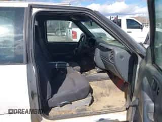 2003 Chevrolet S-10 LS с VIN 1GCDT19X538208735, выставлен на аукционе IAAI как лот 43519856 с пробегом 106 998 миль миль и . История ставок и продаж доступна на DreamBid. Изображение 5.