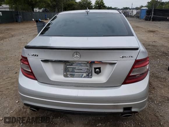 2011 Mercedes-Benz C 300 Sport с VIN WDDGF8BB5BR145209, выставлен на аукционе Copart как лот 82171145 с пробегом Не указан миль и Чистый • Clean title. История ставок и продаж доступна на DreamBid. Изображение 6.