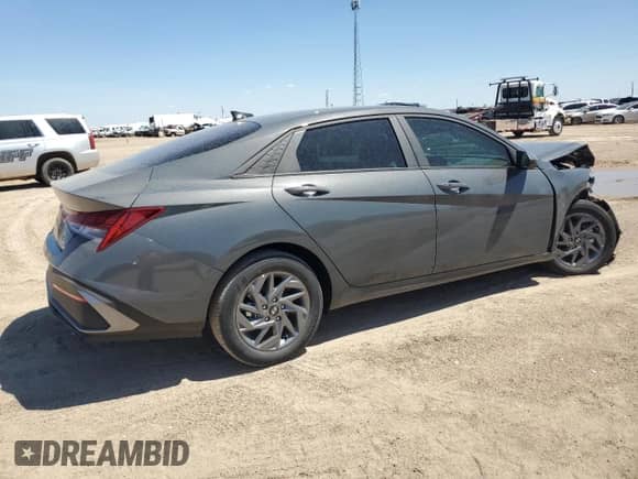 2024 Hyundai Elantra с VIN KMLHM4DJ7RU111237, выставлен на аукционе Copart как лот 67406614 с пробегом 28 миль миль и Списание • Salvage title. История ставок и продаж доступна на DreamBid. Изображение 3.