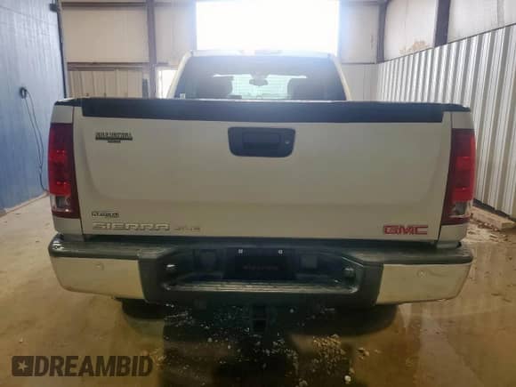 2010 GMC Sierra 1500 SLE z VIN 1GTSCVE08AZ290989, wystawiony jako Copart lot #69817275 z przebiegiem 226 178 mil mil oraz Czysty tytuł • Clean title. Historia ofert i sprzedaży dostępna na DreamBid. Obrazek 6.