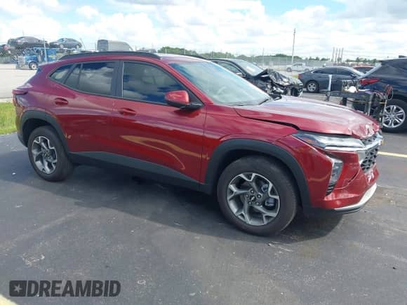 2025 Chevrolet Trax LT with VIN KL77LHEP2SC204226, listed as a IAAI auction lot 43130263 with 764 mi miles and . Bid and sale history available at DreamBid. Image 1.