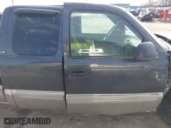 2003 Chevrolet Silverado 1500 z VIN 2GCEK19T231219036, wystawiony jako IAAI lot #41771844 z przebiegiem 260 013 mil mil oraz . Historia ofert i sprzedaży dostępna na DreamBid. Obrazek 14.