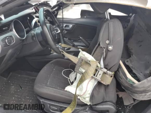 2020 Ford Mustang GT Premium z VIN 1FA6P8CF7L5176416, wystawiony jako Copart lot #85100865 z przebiegiem Nie podano mil oraz Szkoda całkowita • Salvage title. Historia ofert i sprzedaży dostępna na DreamBid. Obrazek 7.