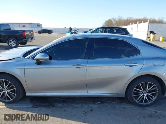 2023 Toyota Camry Hybrid XLE с VIN 4T1F31AK4PU604107, выставлен на аукционе IAAI как лот 41824999 с пробегом 52 316 миль миль и . История ставок и продаж доступна на DreamBid. Изображение 14.