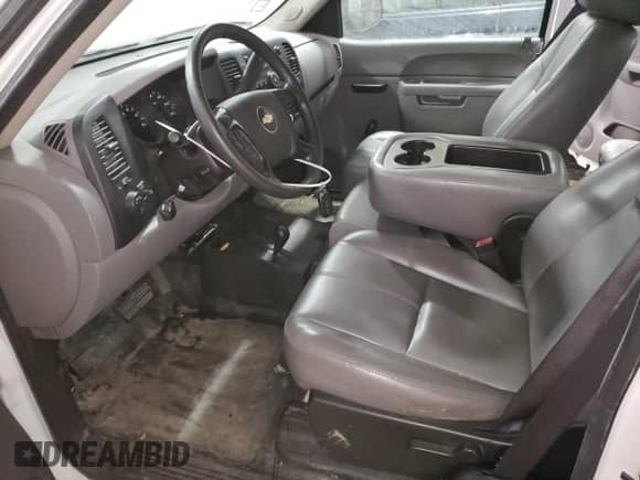 2010 Chevrolet Silverado 1500 Work Truck с VIN 1GCSKPEA6AZ165884, выставлен на аукционе Copart как лот 47114135 с пробегом 107 262 миль миль и Списание • Salvage title. История ставок и продаж доступна на DreamBid. Изображение 7.