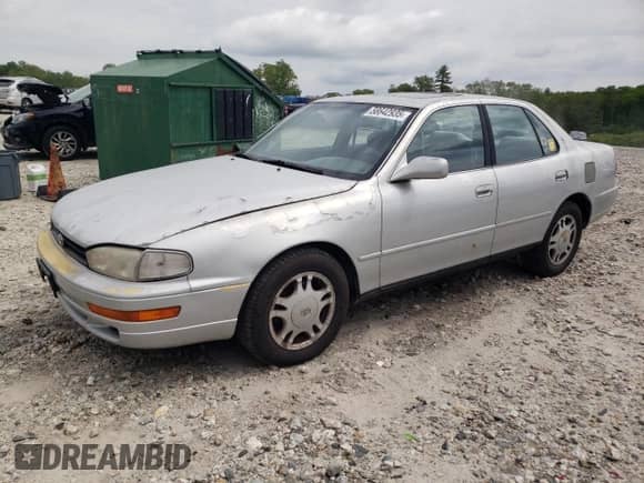 1993 Toyota Camry с VIN 4T1VK13EXPU097316, выставлен на аукционе Copart как лот 58642935 с пробегом 81 760 миль миль и Чистый • Clean title. История ставок и продаж доступна на DreamBid. Изображение 1.