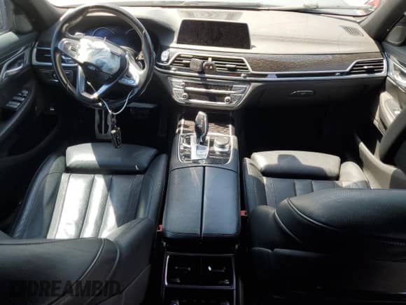 2019 BMW 7 Series 740i z VIN WBA7E2C59KB217716, wystawiony jako Copart lot #63618225 z przebiegiem Nie podano mil oraz Szkoda całkowita • Salvage title. Historia ofert i sprzedaży dostępna na DreamBid. Obrazek 8.
