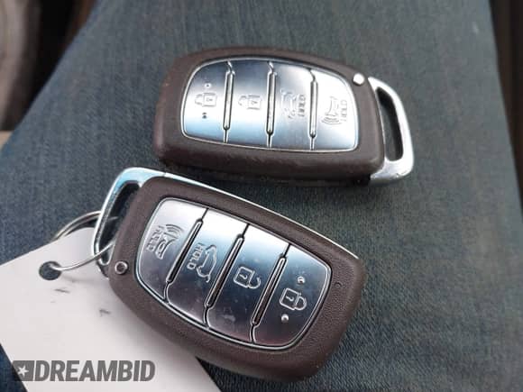 2016 Hyundai Tucson Sport z VIN KM8J3CA21GU253307, wystawiony jako IAAI lot #41998390 z przebiegiem 114 977 mil mil oraz . Historia ofert i sprzedaży dostępna na DreamBid. Obrazek 11.