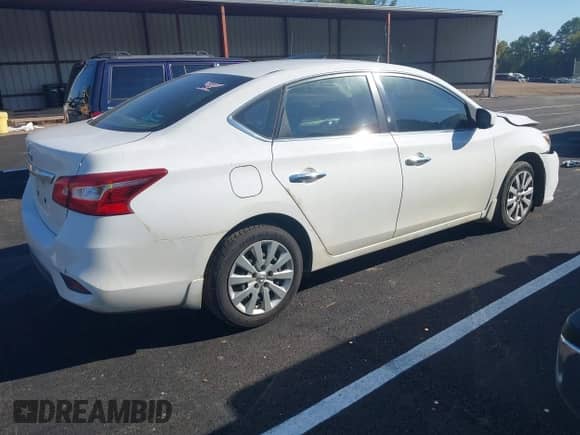 2017 Nissan Sentra SR с VIN 3N1AB7AP4HY242474, выставлен на аукционе IAAI как лот 43288793 с пробегом 233 433 миль миль и . История ставок и продаж доступна на DreamBid. Изображение 4.