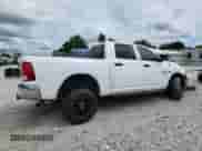 2017 Ram 1500 Tradesman z VIN 1C6RR7KTXHS844535, wystawiony jako Copart lot #70940135 z przebiegiem 154 157 mil mil oraz Czysty tytuł • Clean title. Historia ofert i sprzedaży dostępna na DreamBid. Obrazek 3.