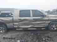 2007 Dodge 1500 SLT z VIN 3D7KR19D17G809058, wystawiony jako IAAI lot #41558278 z przebiegiem 163 346 mil mil oraz . Historia ofert i sprzedaży dostępna na DreamBid. Obrazek 13.