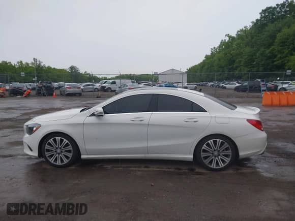 2017 Mercedes-Benz CLA 250 with VIN WDDSJ4GB9HN448164, listed as a IAAI auction lot 42364823 with 39,284 mi miles and . Bid and sale history available at DreamBid. Image 14.