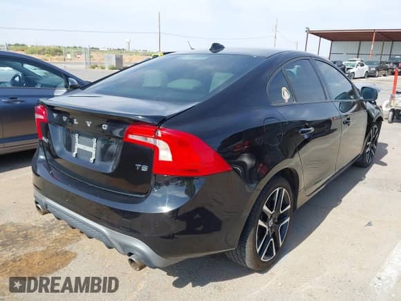 2017 Volvo S60 Dynamic с VIN YV126MFL3H2436352, выставлен на аукционе IAAI как лот 42374807 с пробегом 126 035 миль миль и . История ставок и продаж доступна на DreamBid. Изображение 4.
