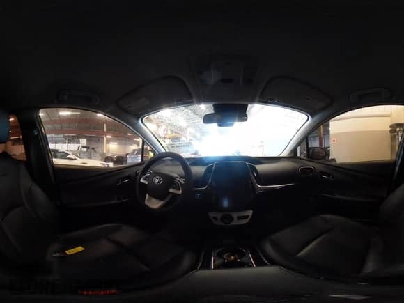 2018 Toyota Prius Plus z VIN JTDKARFP5J3077221, wystawiony jako IAAI lot #42544838 z przebiegiem 84 902 mil mil oraz . Historia ofert i sprzedaży dostępna na DreamBid. Obrazek 19.