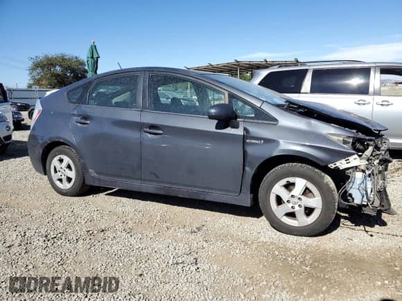 2010 Toyota Prius III z VIN JTDKN3DU7A1117885, wystawiony jako Copart lot #66390655 z przebiegiem 287 496 mil mil oraz Szkoda całkowita • Salvage title. Historia ofert i sprzedaży dostępna na DreamBid. Obrazek 4.