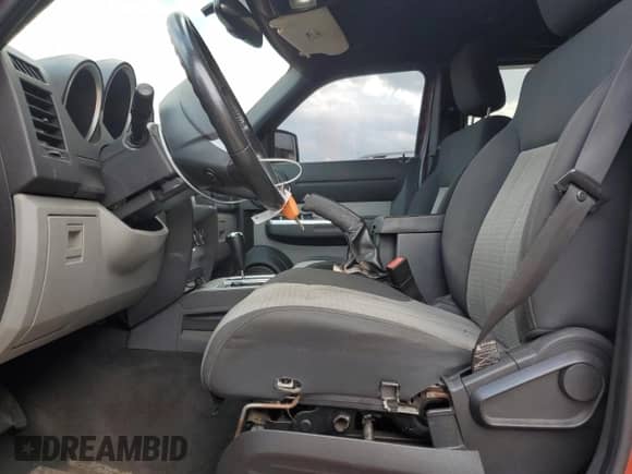 2007 Dodge Nitro SLT with VIN 1D8GU58K57W609390, listed as a Copart auction lot 71275105 with 166,051 mi miles and Salvage title. Bid and sale history available at DreamBid. Image 7.