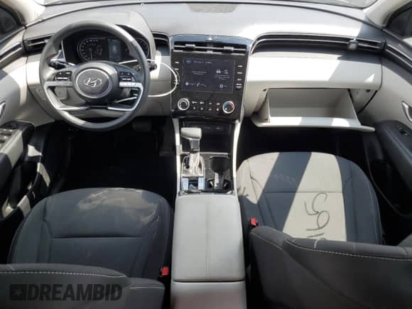 2024 Hyundai Tucson SE z VIN 5NMJACDE9RH315367, wystawiony jako Copart lot #67955165 z przebiegiem 25 087 mil mil oraz Szkoda całkowita • Salvage title. Historia ofert i sprzedaży dostępna na DreamBid. Obrazek 8.