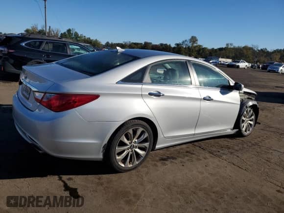 2012 Hyundai Sonata SE z VIN 5NPEC4AC5CH328230, wystawiony jako Copart lot #82292555 z przebiegiem 210 741 mil mil oraz Szkoda całkowita • Salvage title. Historia ofert i sprzedaży dostępna na DreamBid. Obrazek 3.