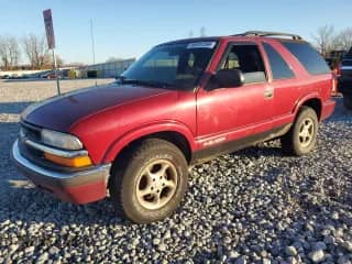 2001 Chevrolet Blazer LS с VIN 1GNCT18W51K123809, выставлен на аукционе Copart как лот 86491294 с пробегом 211 514 миль миль и Списание • Salvage title. История ставок и продаж доступна на DreamBid. Изображение 1.
