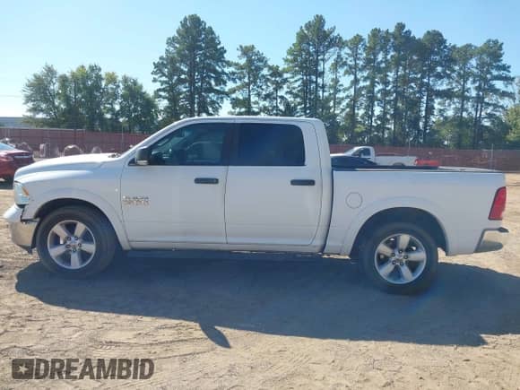 2015 Ram 1500 Big Horn z VIN 1C6RR6LG1FS661002, wystawiony jako IAAI lot #43402772 z przebiegiem 213 718 mil mil oraz . Historia ofert i sprzedaży dostępna na DreamBid. Obrazek 14.