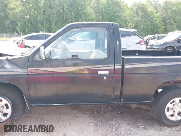 1997 Nissan Frontier XE z VIN 1N6SD11SXVC320206, wystawiony jako IAAI lot #42435128 z przebiegiem 299 944 mil mil oraz . Historia ofert i sprzedaży dostępna na DreamBid. Obrazek 14.