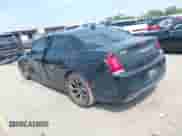2015 Chrysler 300 S с VIN 2C3CCABG2FH756362, выставлен на аукционе IAAI как лот 43052778 с пробегом 157 617 миль миль и . История ставок и продаж доступна на DreamBid. Изображение 3.